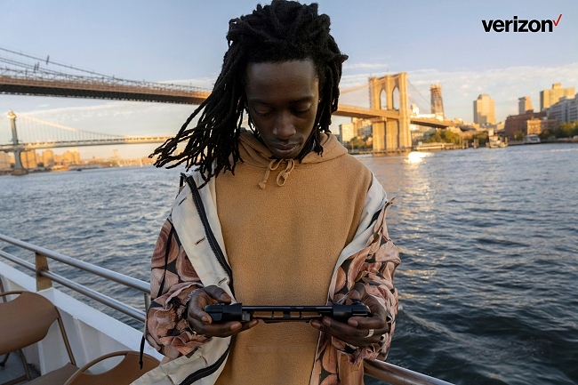 VZ_682806_898592_2_2021Q3788_SF_D01_A04_Seventh_Wonder_9253_RGB_VFlogo-1