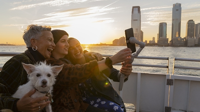 VZ_682806_898592_3_2021Q3788_SF_D01_A04_Seventh_Wonder_10085_RGB_v2_crop