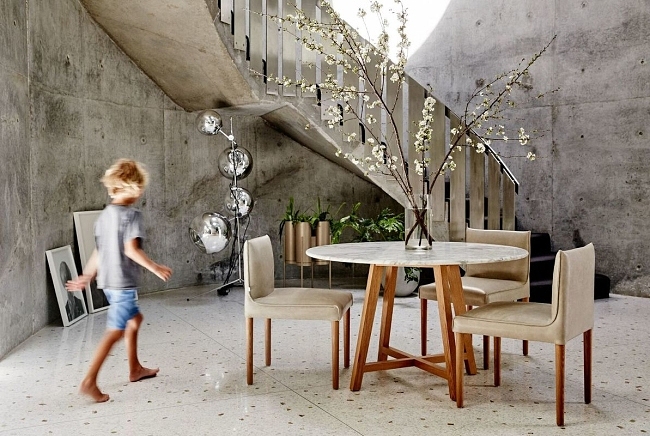 sarahlaird-163457-w1200-h800-q80-rz3-b75-f0