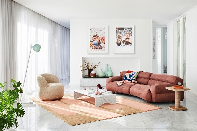 sarahlaird-176042-w1200-h800-q80-rz3-b75-f0