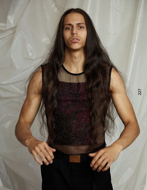 sarahlaird-183899-w1200-h800-q80-rz3-b75-f0