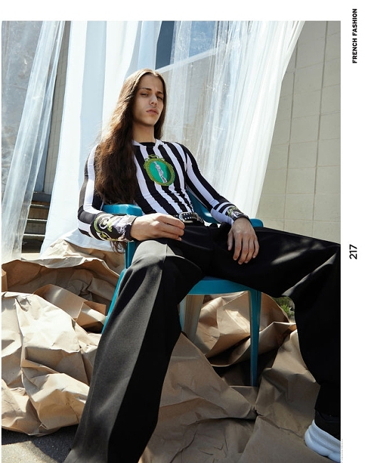 sarahlaird-183908-w1200-h800-q80-rz3-b75-f0