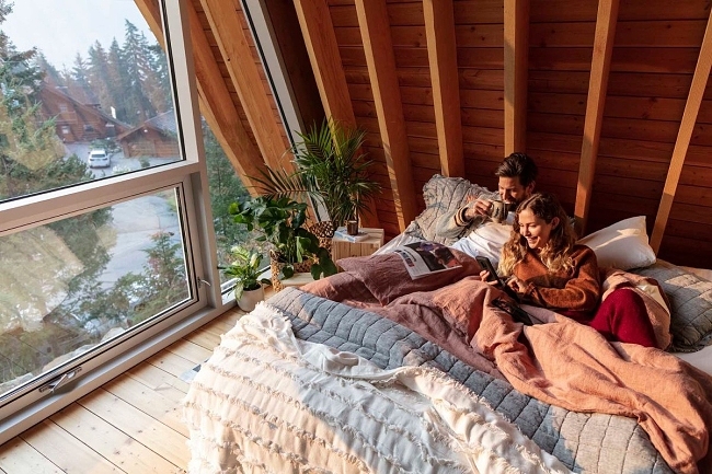 A_01_DAY05_KZ_VERIZON_BEDROOM_0580
VZ_205596_1_CoupleBedCabin_0580_RGB_V1.psb