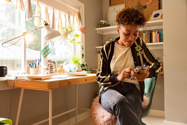 sarahlaird-241277-w1200-h800-q80-rz3-b75-f0