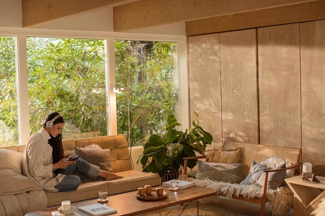 VZ_176744_LRwoman_2508_RGB_v1inProg