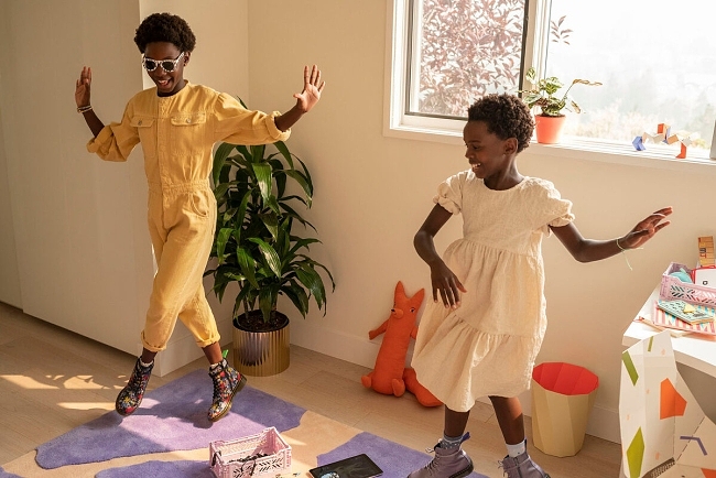 sarahlaird-273773-w1200-h800-q80-rz3-b75-f0