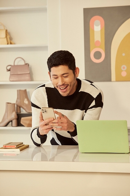 sarahlaird-323545-h1000-q90-rz3-b75