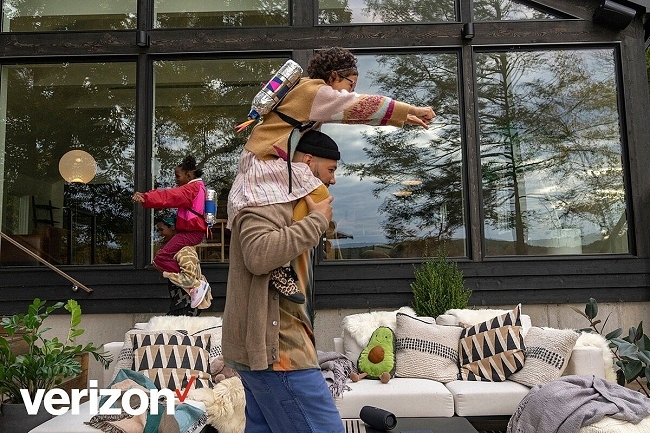 sarahlaird-326013-w1200-h800-q80-rz3-b75-f0