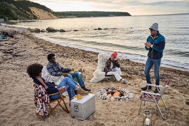 sarahlaird-333446-w1200-h800-q80-rz3-b75-f0