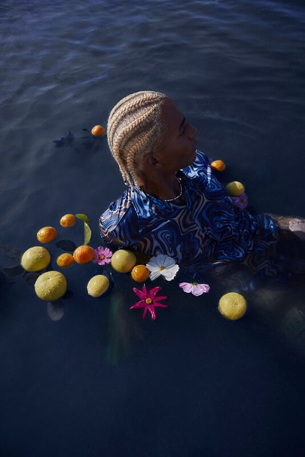 sarahlaird-358102-w1200-h800-q80-rz3-b75-f0