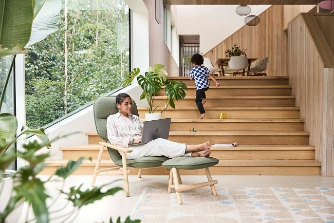 sarahlaird-361199-w1200-h800-q80-rz3-b75-f0