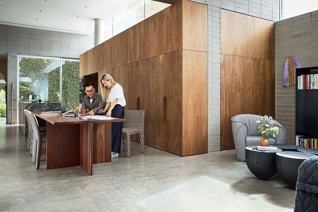 sarahlaird-361207-w1200-h800-q80-rz3-b75-f0