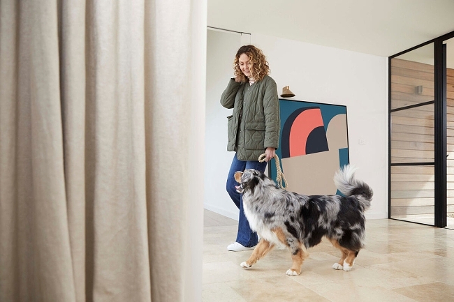 sarahlaird-361210-w1200-h800-q80-rz3-b75-f0