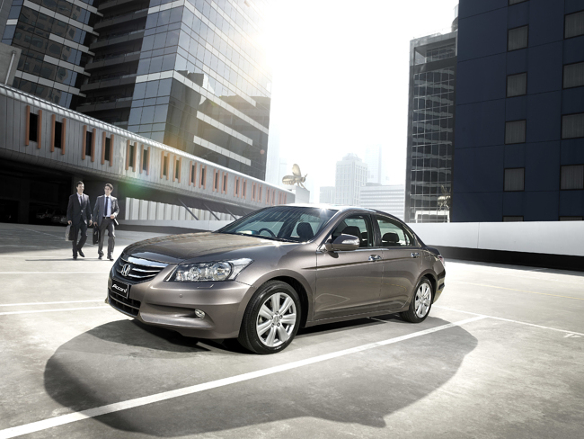 HONDA ACCORD CARPARK